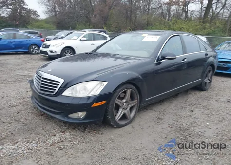 2009 Mercedes-Benz S 550 4Matic z USA, uszkodzony, nr VIN WDDNG86X39A261558